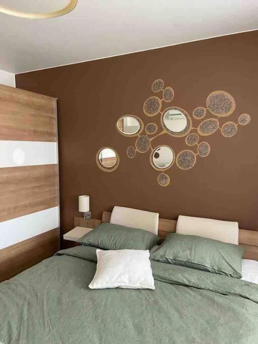 Lovely 1-Bedroom Apartament With Free Parking София Екстериор снимка