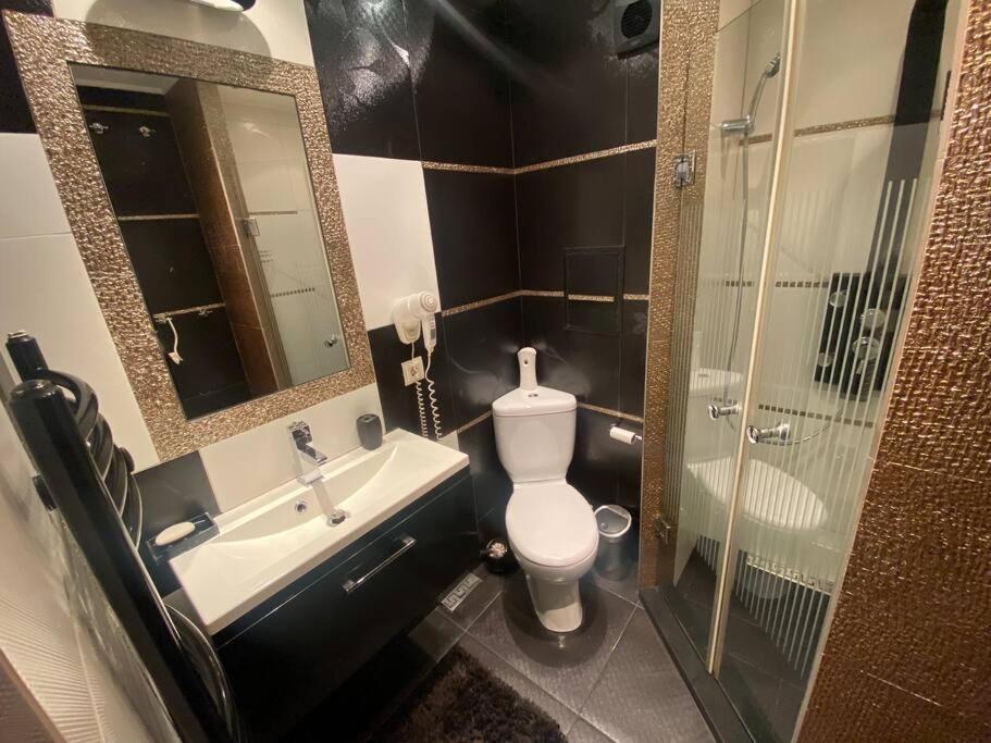 Lovely 1-Bedroom Apartament With Free Parking София Екстериор снимка