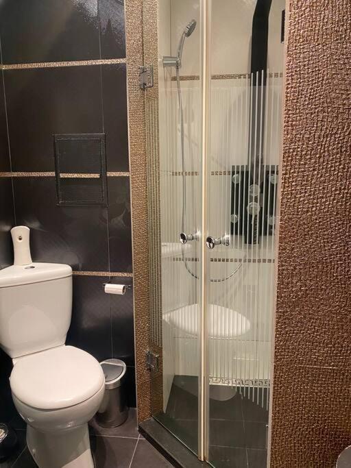 Lovely 1-Bedroom Apartament With Free Parking София Екстериор снимка
