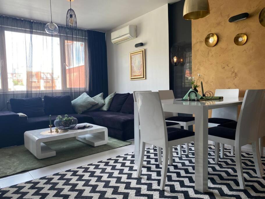 Lovely 1-Bedroom Apartament With Free Parking София Екстериор снимка