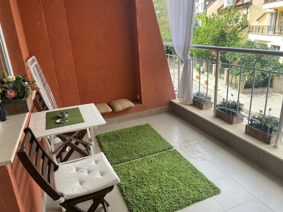 Lovely 1-Bedroom Apartament With Free Parking София Екстериор снимка