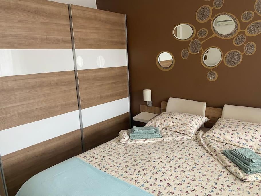Lovely 1-Bedroom Apartament With Free Parking София Екстериор снимка