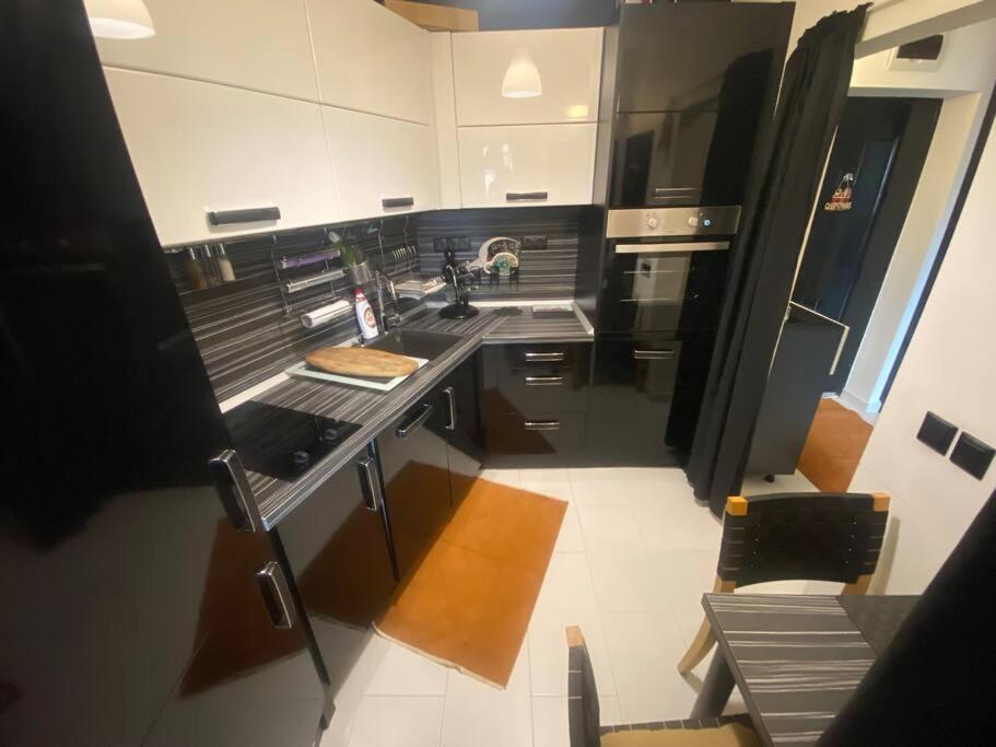 Lovely 1-Bedroom Apartament With Free Parking София Екстериор снимка